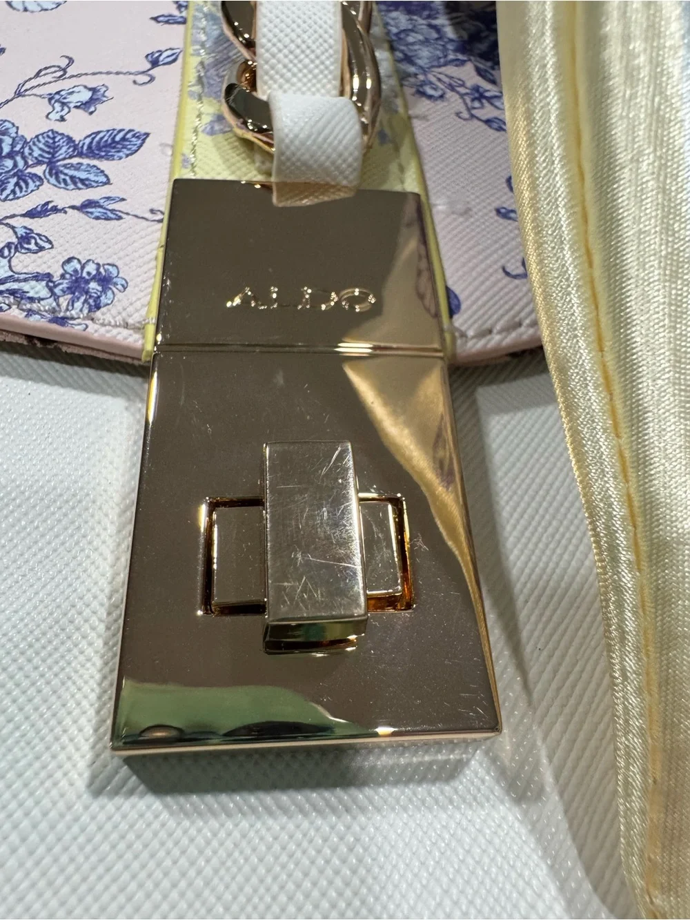 Aldo satchel pastel